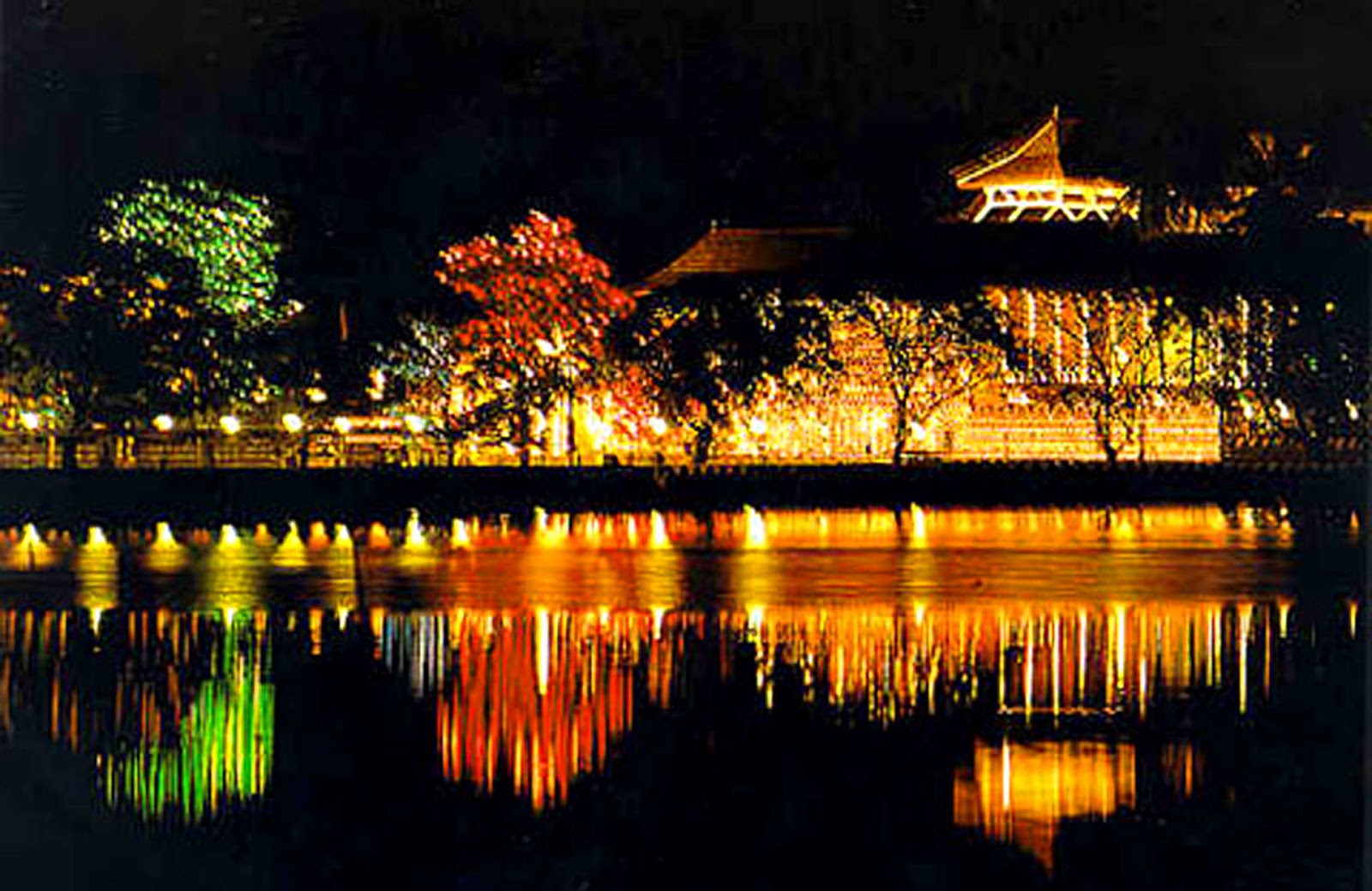  Kandy City tour with Extended Village Cooking Experience